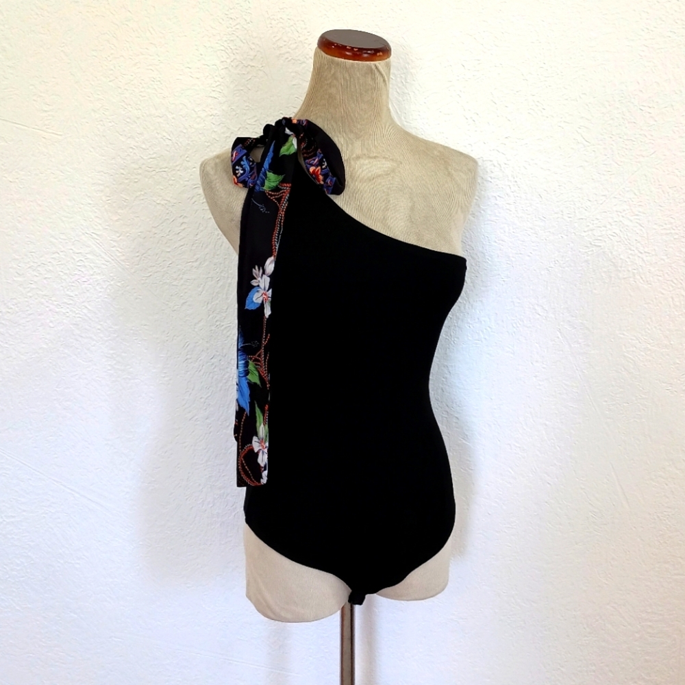 Lulu's Alicialynn One Shoulder Bodysuit